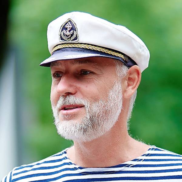 Капитан Денис Сионов